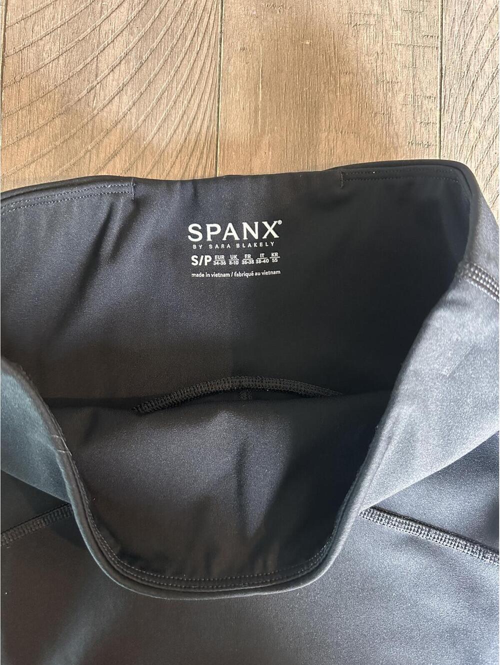 SPANX SPANXshape Booty Boost Flare Pants Yoga Leggings Black Women Small 50243R - Picture 6 of 15